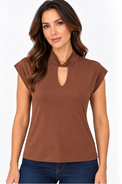 Blusa gola torcida chocolate.,.